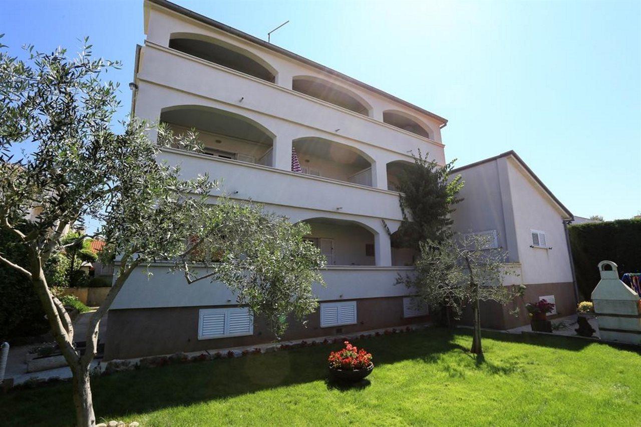 & Petra Zadar
