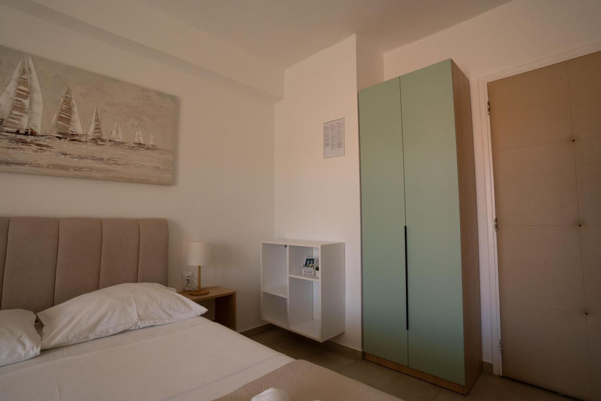 & Petra Zadar